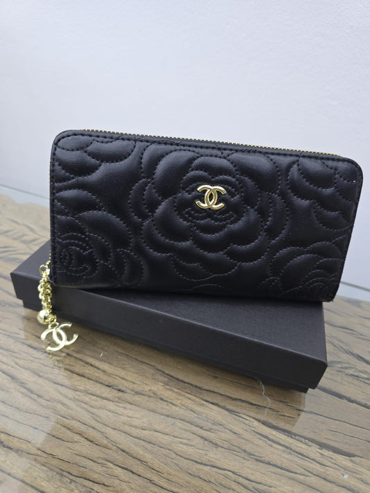 C black wallet